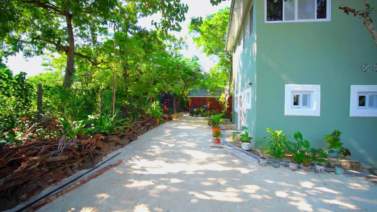 The Pool House & The Colobus House, Bella Seaview, Diani Beach, Kenya Exterior photo