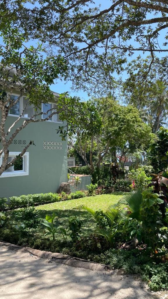 The Pool House & The Colobus House, Bella Seaview, Diani Beach, Kenya Exterior photo