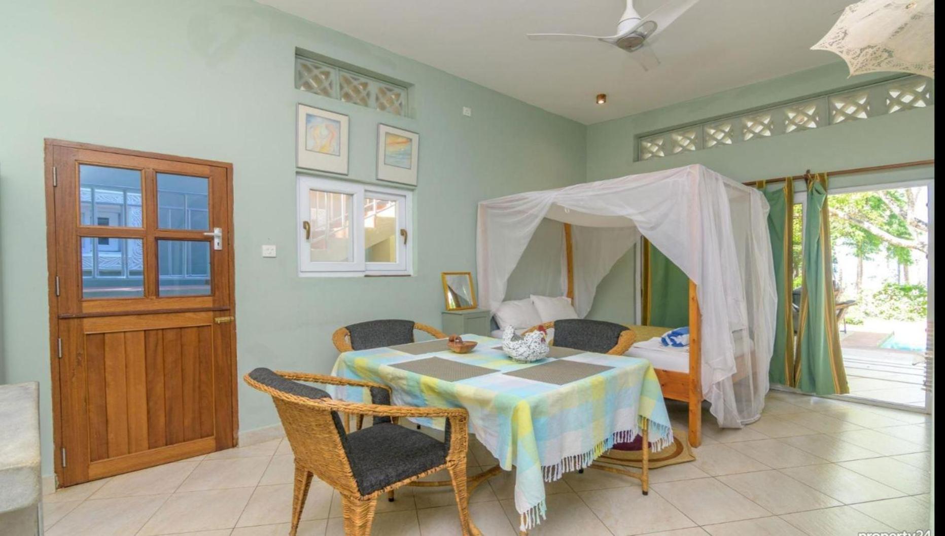 The Pool House & The Colobus House, Bella Seaview, Diani Beach, Kenya Exterior photo
